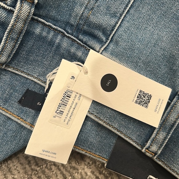 Spanx SPANXshape EveryWear Flare Jeans in Stonewashed Blue L TALL 20960T - Picture 2 of 4
